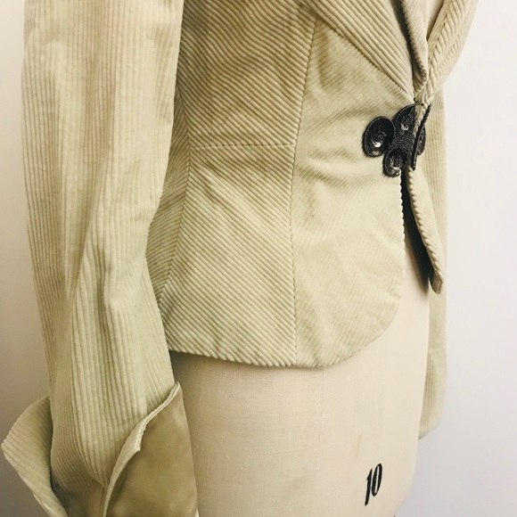 Blazer - Picture 4 of 8